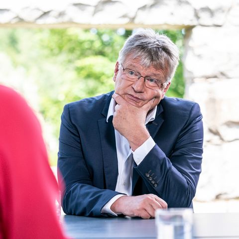 Shakuntala Banerjee spricht mit Jörg Meuthen, Co-Vorsitzender der AfD