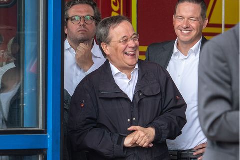 Armin Laschet (CDU), Ministerpräsident von Nordrhein-Westfalen, lacht