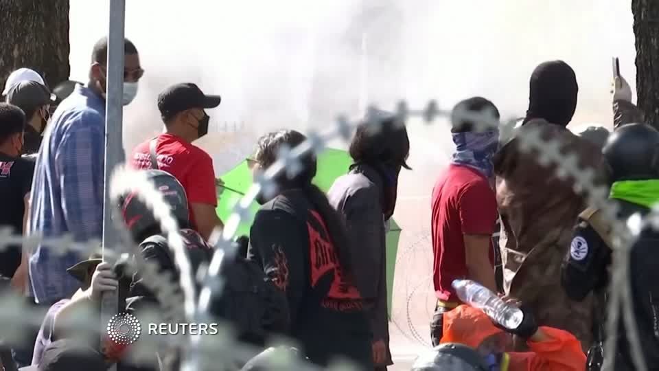 Video: Gewalt bei Protesten in Thailand Video: Gewalt bei Protesten in Thailand