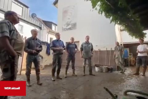 Männerchor singt in Ahrweiler Hit von Bläck Fööss