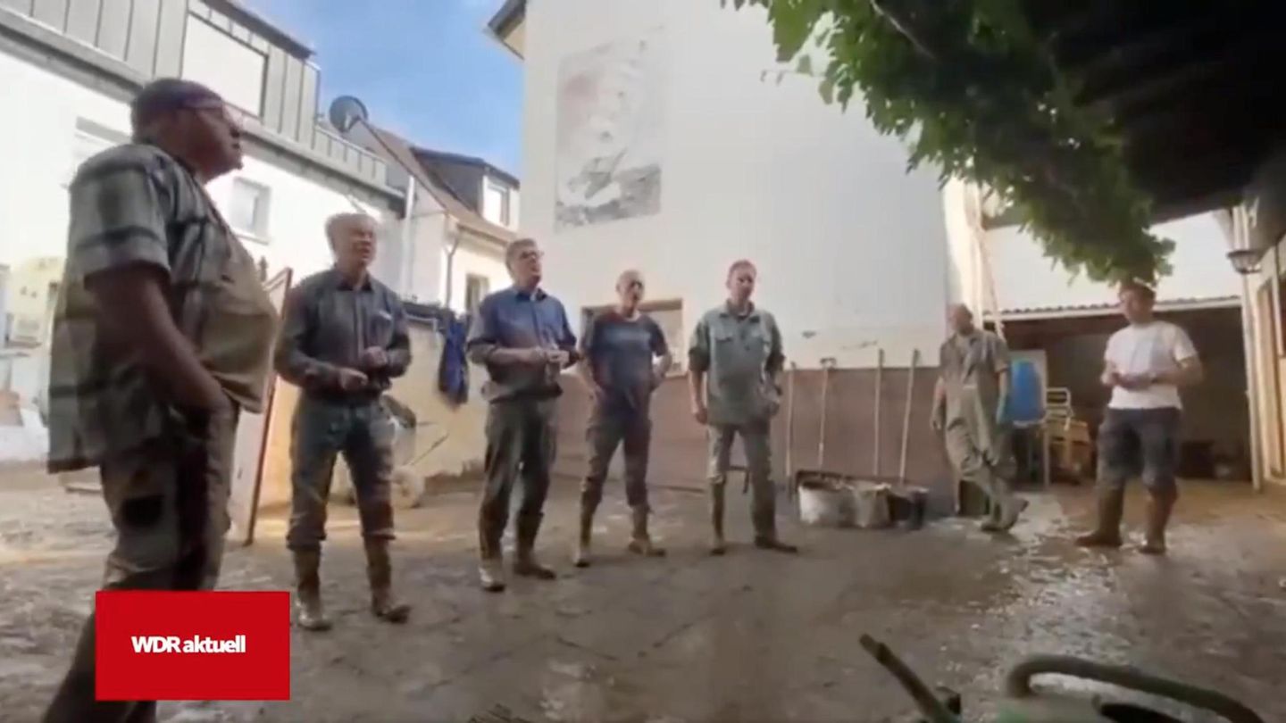 Männerchor singt in Ahrweiler Hit von Bläck Fööss