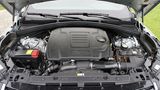 Der Verbrennungsmotor leistet 221 KW / 300 PS