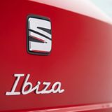 Auch der Seat Ibiza trägt nun seinen Namen in Handschrift-Design