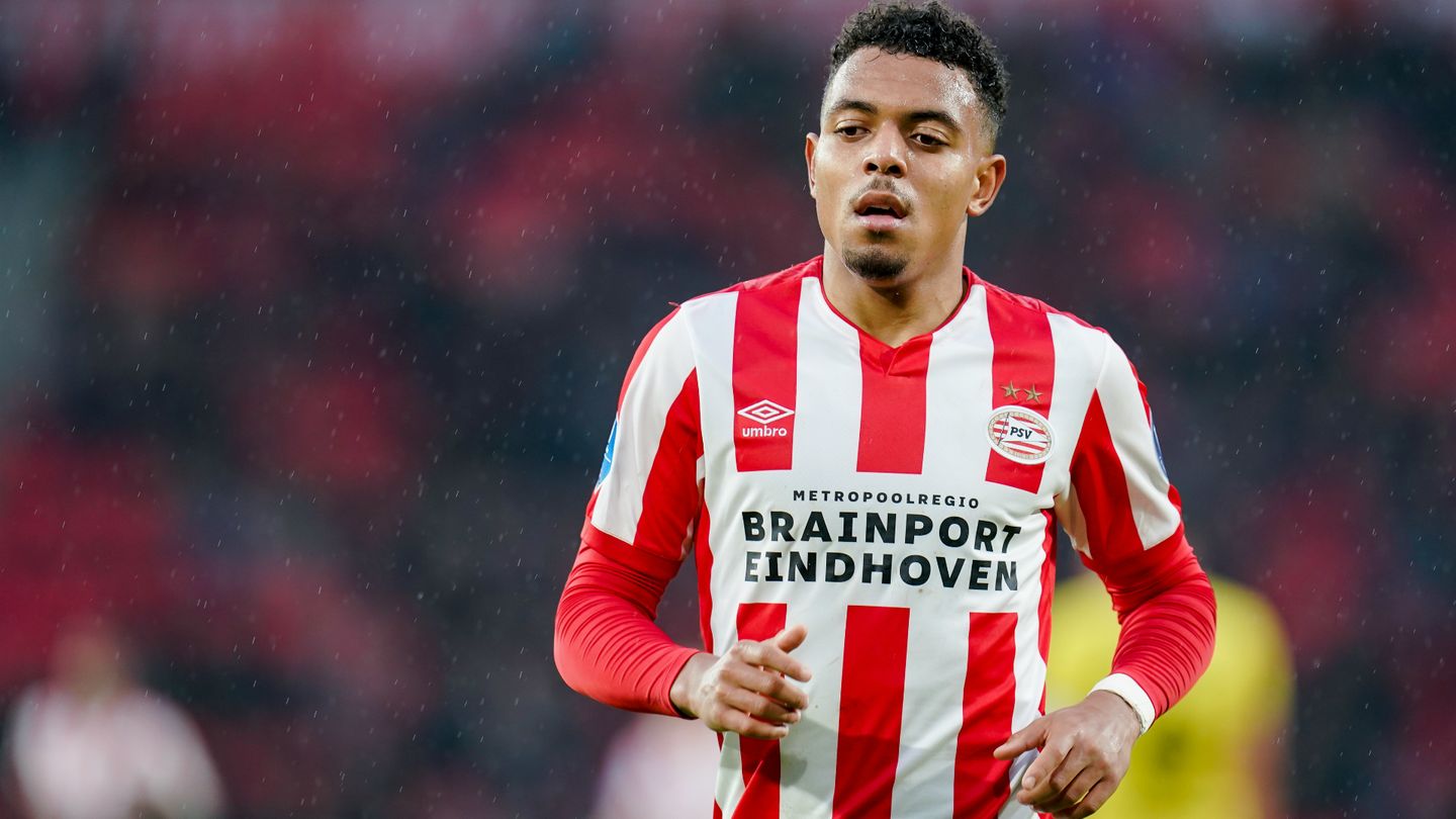 Raiola’s demand allegedly blocks Malen’s transfer to BVB