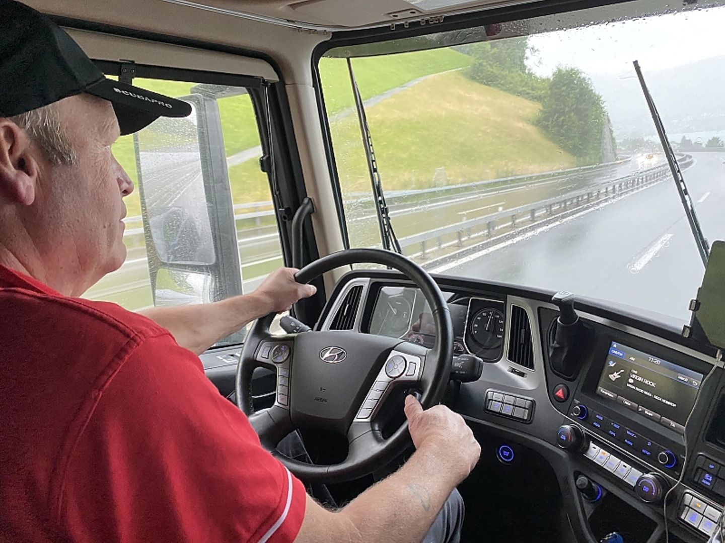 Hyundai Xcient Lastwagen Emmi in der Schweiz
