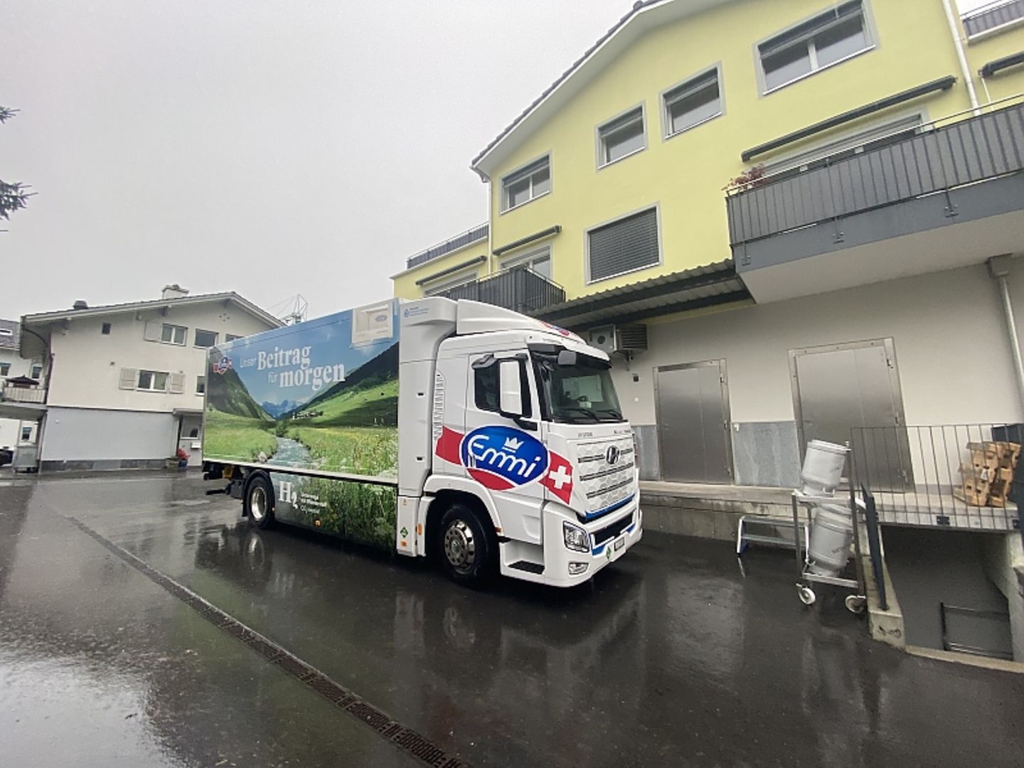 Hyundai Xcient Lastwagen Emmi in der Schweiz