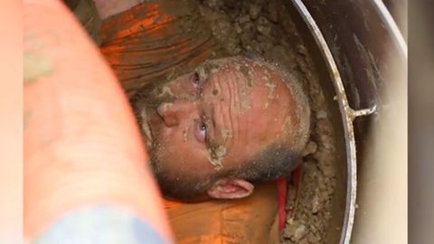 USA: Bauarbeiter ertrinkt beinahe in Graben – die dramatische Rettung im Video