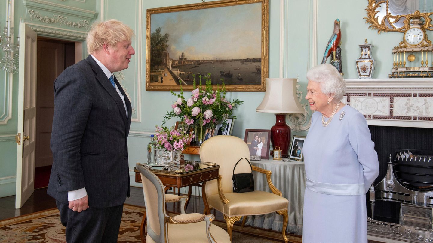 Boris Johnson supposedly wanted to meet the Queen despite the corona pandemic