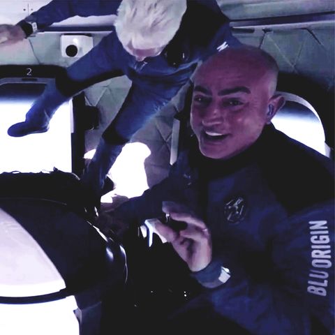 Nach Ausflug ins All: Jeff Bezos postet Video aus der Kabine