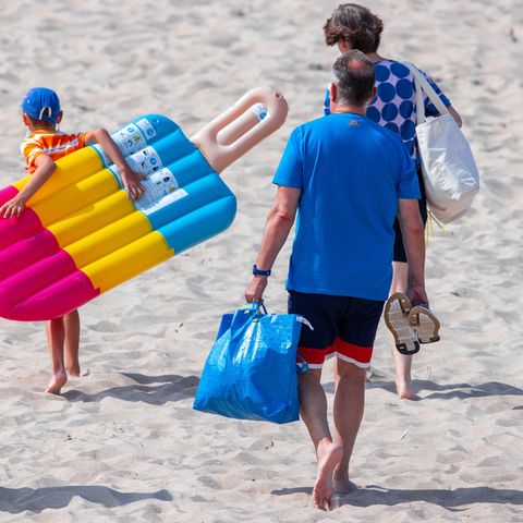 In meinem Urlaubsland grassiert plötzlich das Delta-Virus: Was muss ich beachten?