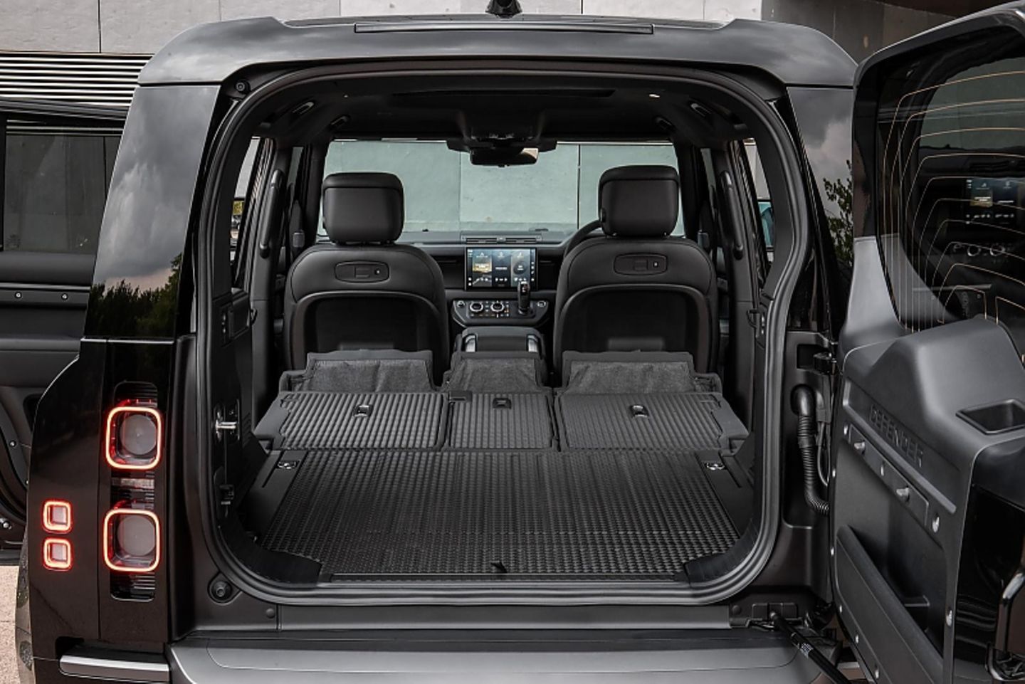 Land Rover Defender V8 2021