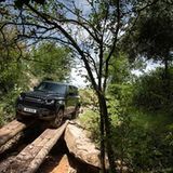 Schwer geländetauglich: der Land Rover Defender V8