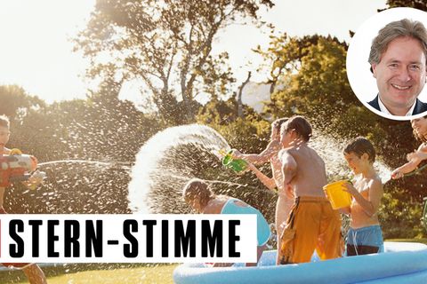 Spaß gibt es auch im günstigen Planschbecken.