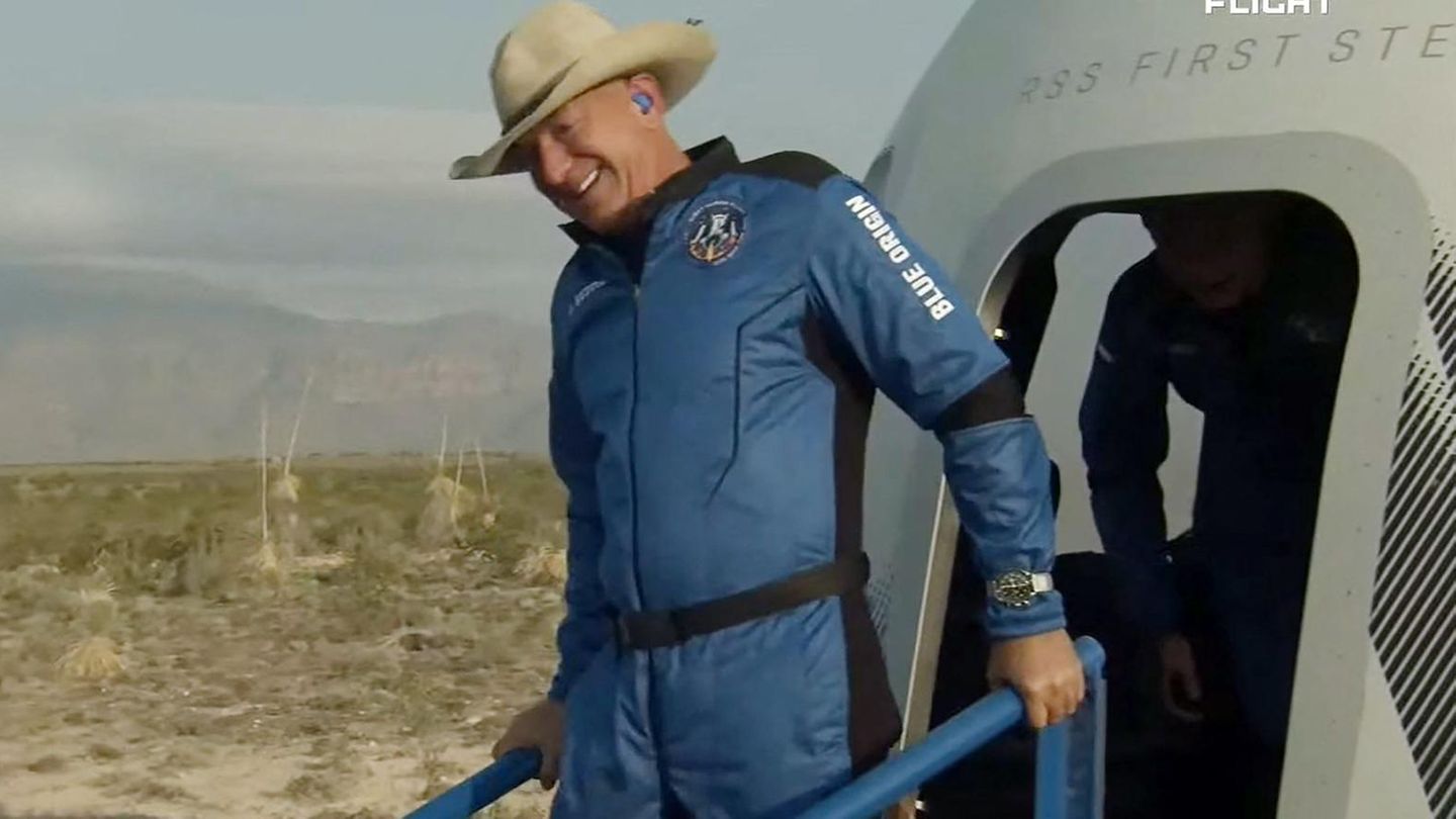 Jeff Bezos wants to move “polluting industry” into space