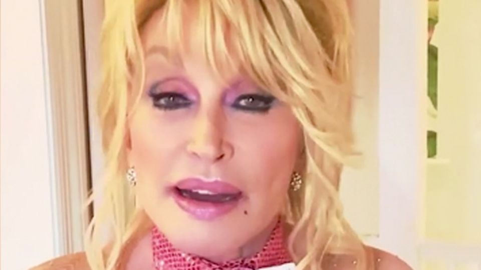 Dolly Parton: Geburtstagsüberraschung für ihren Ehemann Dolly Parton: Geburtstagsüberraschung für ihren Ehemann