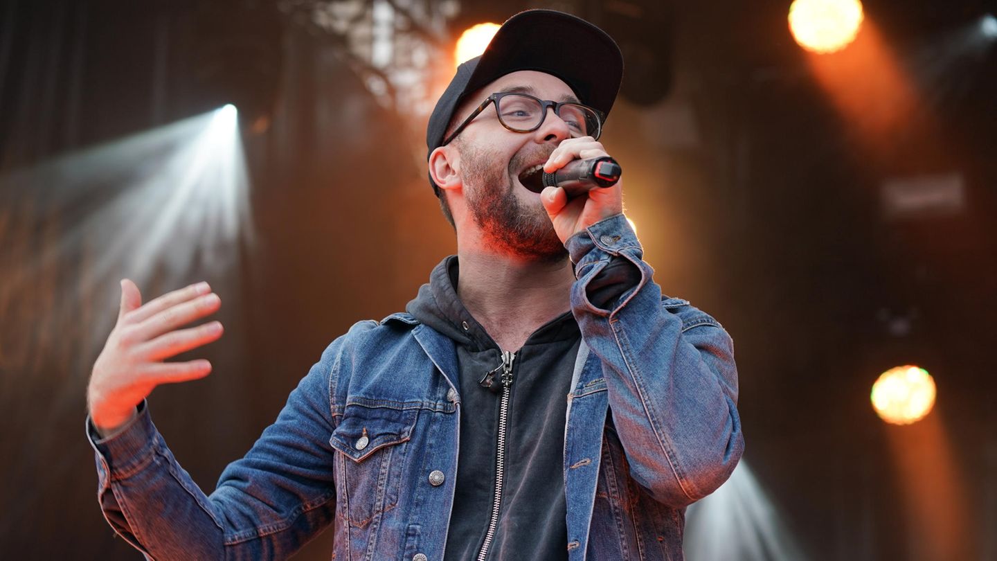Mark Forster records hit song “Sunshine” with Nico Santos