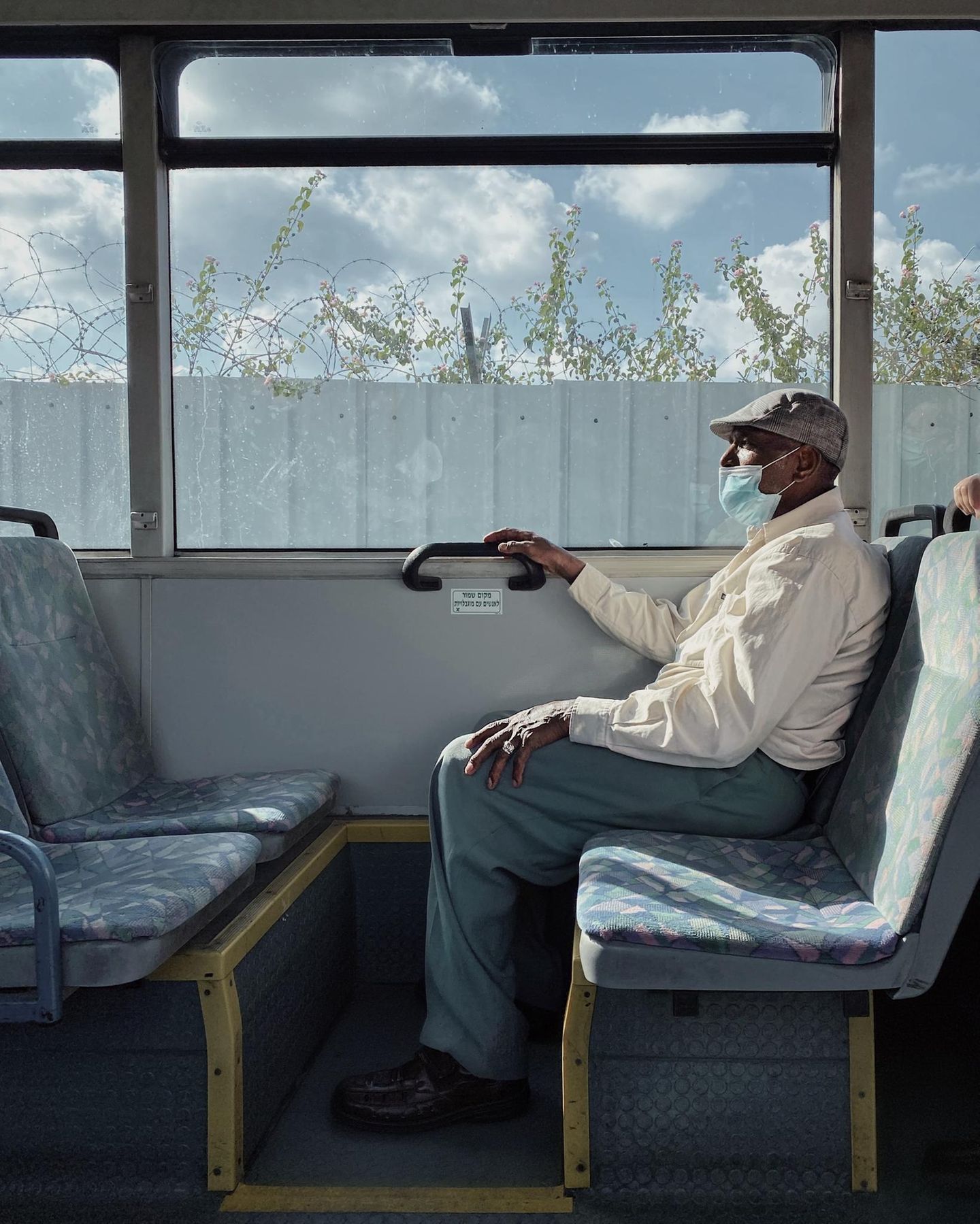 Serie, Platz 2: Dina Alfasi  "Sign of the Times, Pandemic Perspective"  Ort: Haifa, Israel  iPhone 11 Pro & 12 Pro