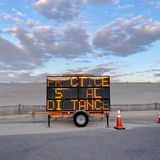 Stadtleben, Platz 3: Ann Ghory-Goodman  "PR_CTICE S___AL DI_TANCE"  Ort: Orleans, USA  iPhone 11 Pro