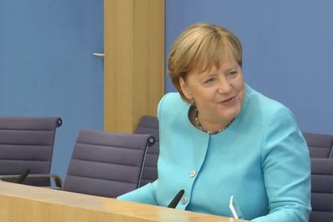 Video: Merkel menschelt
