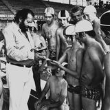 Zu seiner aktiven Zeit als Sportler war dieser Mann noch deutlich schlanker: 1975 war Bud Spencer bereits ein gefeierter Filmstar und musste Jugendlichen beim Besuch des Münchner Olympia-Geländes Autogramme geben.
