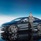 Ola Källenius am Mercedes EQS