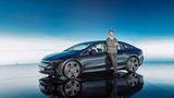 Ola Källenius am Mercedes EQS