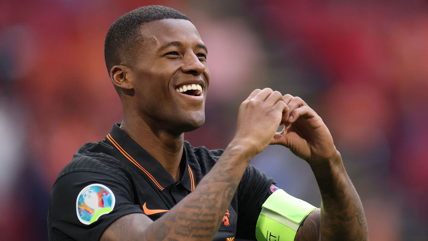 PSG: Wijnaldum campaigns for Pogba signing