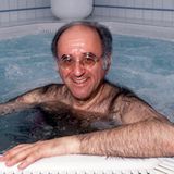 Alfred Biolek im Pool