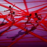 Eröffnung Tänzer in rot