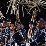 Eröffnung Tänzer mit Wedel