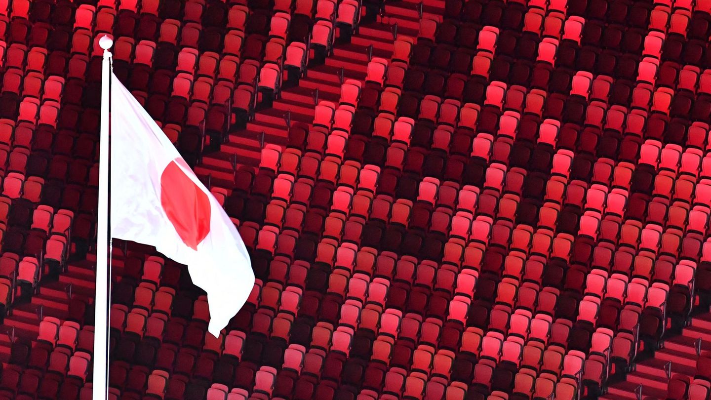 Eröffnung Japan Fahne leere Ränge