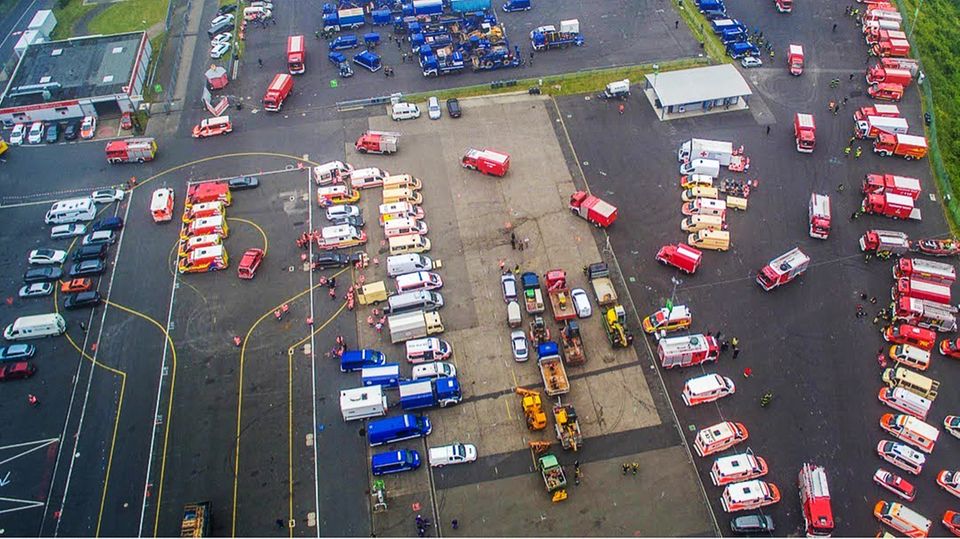Hochwasser in Deutschland: Einsatzfahrzeuge am Nürburgring