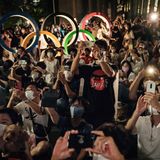 Eröffnung Menschen vor Stadion