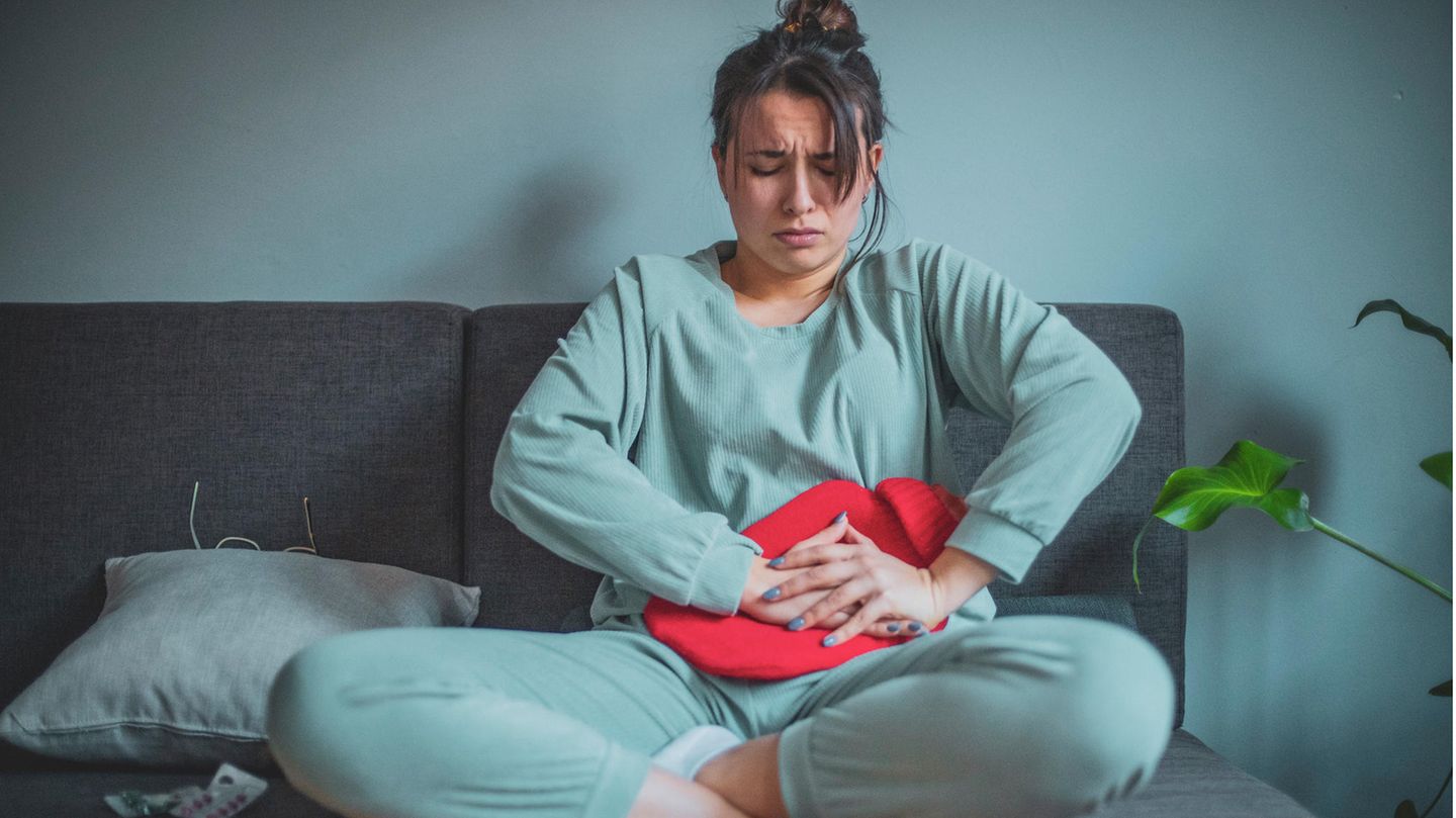 Menstrual cycle problems: why you should stay away from alcohol then