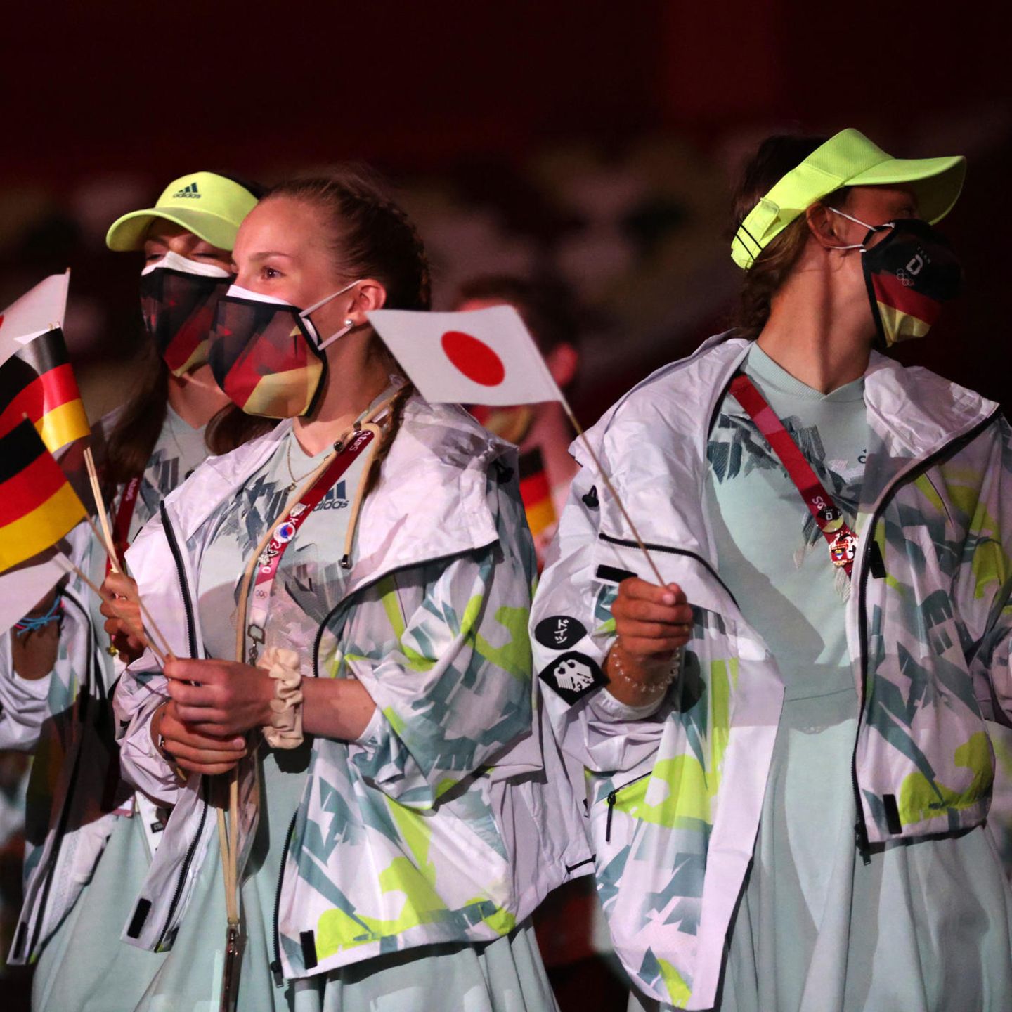Wer sich das aus?" Adidas verteidigt neon-mintfarbende Olympiakleidung | STERN.de