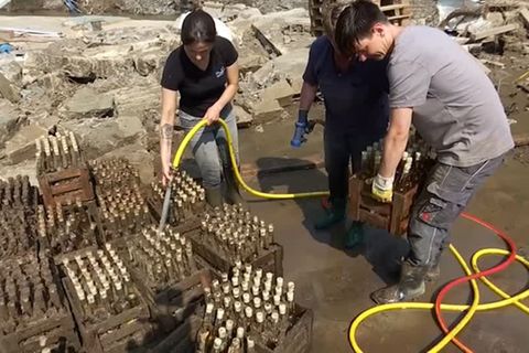 Hochwasser: Weinproduzent im Ahrtal freut sich nach der Flutkatastrophe über Solidarität
