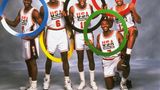 Zum ersten Mal in der olympischen Geschichte gehörten dem Basketballteam der Vereinigten Staaten in Jahr 1992 aktive NBA-Spieler wie Michael Jordan, Magic Johnson und Charles Barkley an. Bis dahin hatten die Regeln des Internationalen Basketball-Verbandes verhindert, dass Teams professionelle Spieler auswählen konnten. Daher dürfte es keine Überraschung sein, dass sie den Spitznamen "Dream Team" erhielten, denn sie holten Gold und besiegten ihre Gegner mit durchschnittlich 44 Punkten Vorsprung.