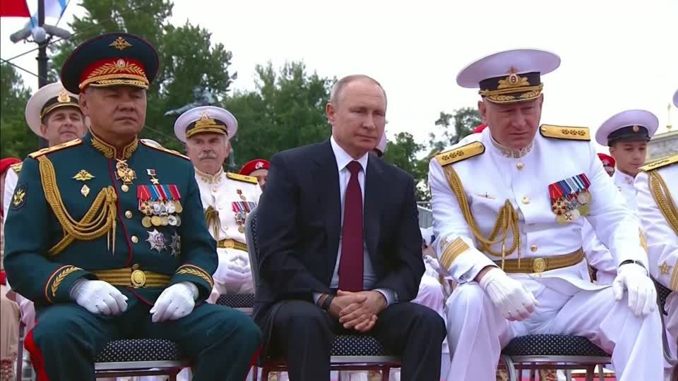 Video: Putin feiert seine Marine