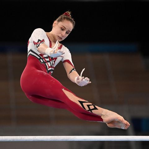 Turnerin Sarah Voss trägt bei den Olympischen Spielen einen Ganzkörperanzug