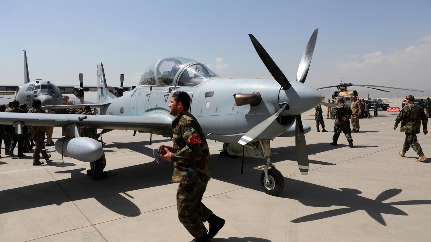 Die Achillesferse sind die wenigen Piloten und Mechaniker.