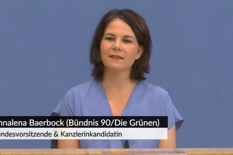 Video: Baerbock kündigt aktualisiertes Klimaschutz-Sofortprogramm an