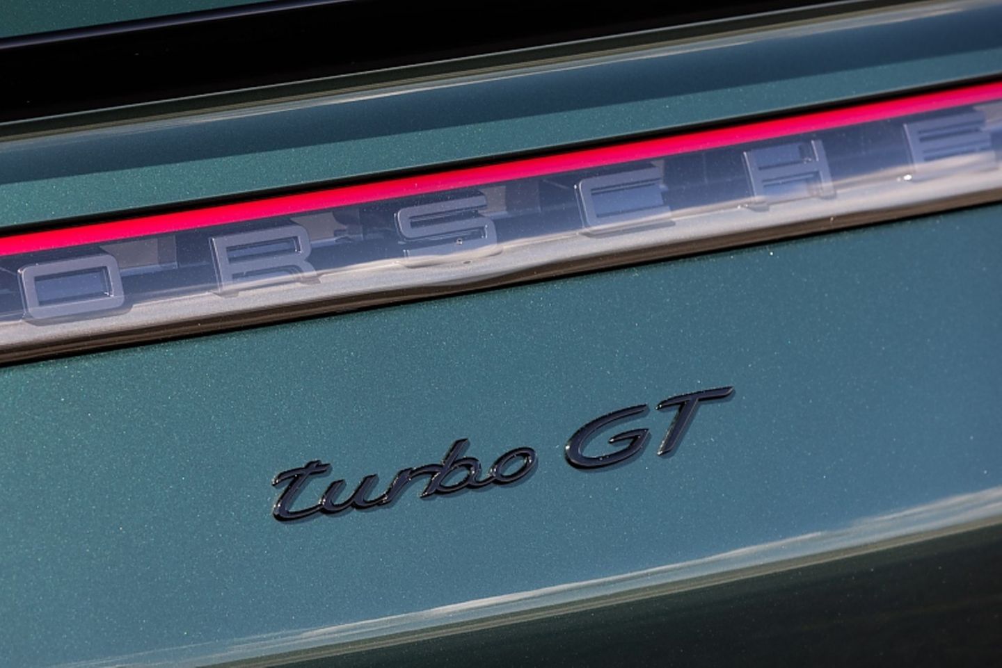 Der Porsche Cayenne Turbo GT kostet mindestens 196.078 Euro