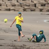 FS Tokio Kicken am Strand