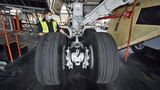 Hauptfahrwerk einer Boeing 747-8