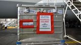 Container mit neuen Sitzbezügen für die Business Class