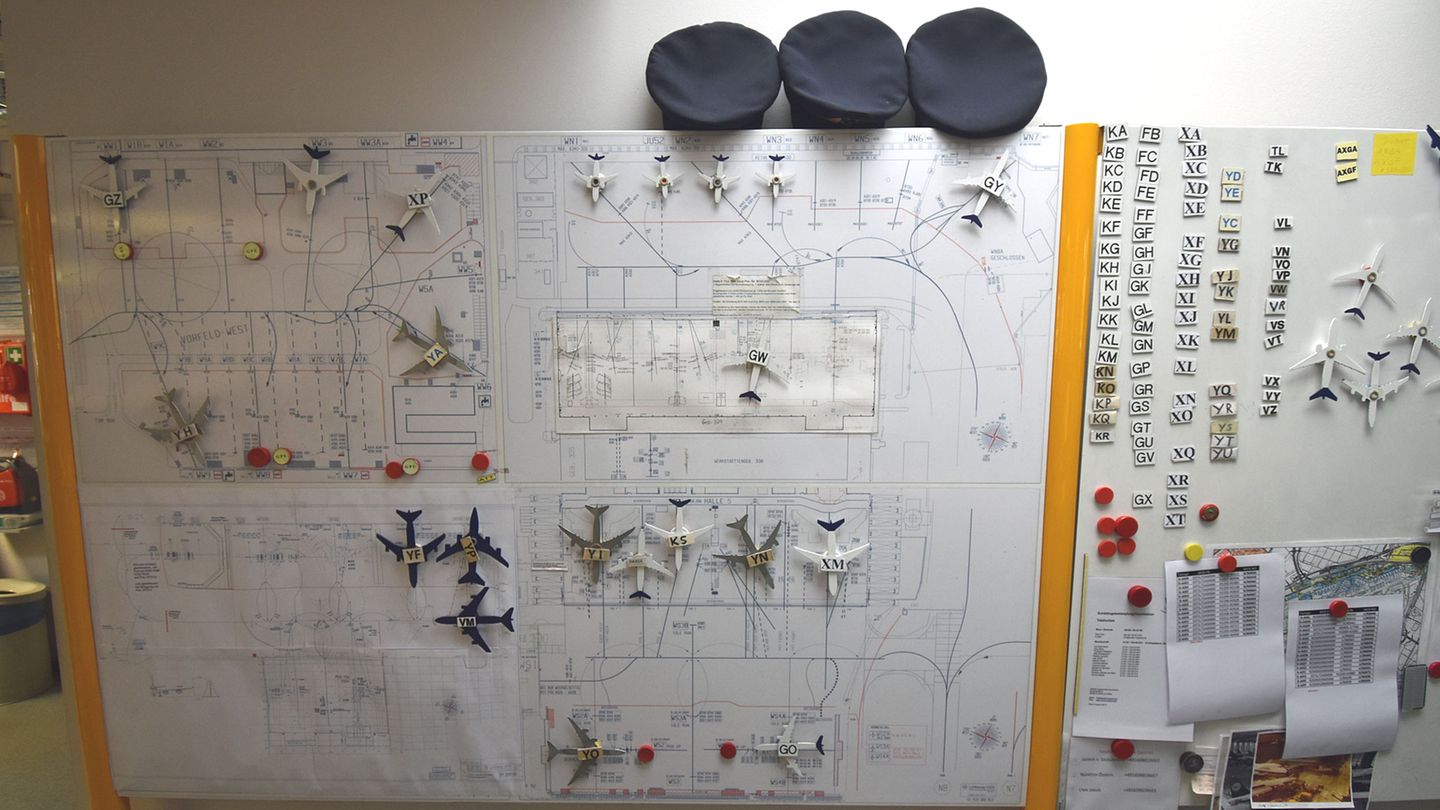 Analoges Planungstool der Stellplätze in der Wartungshalle V der Lufthansa Technik.
