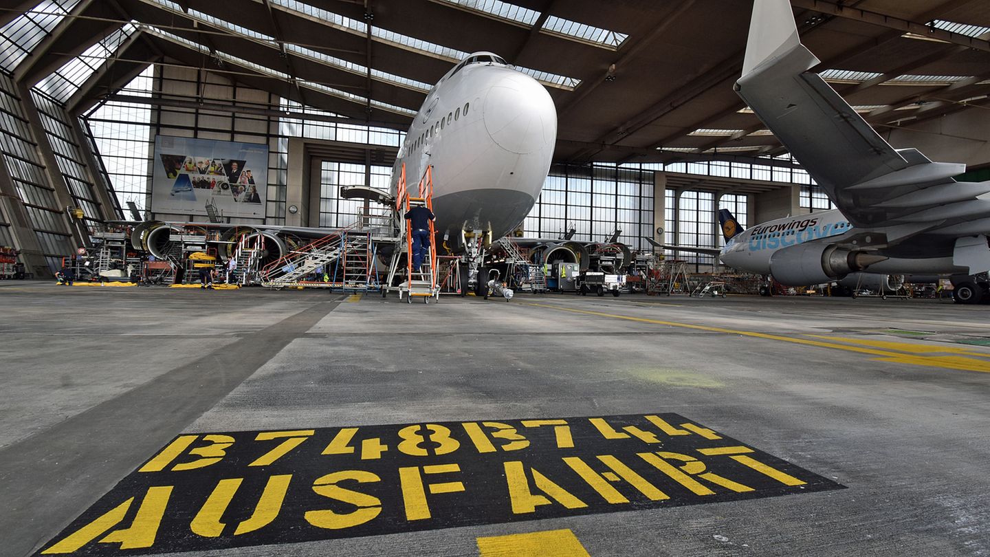 Boeing 747-8 von vorne