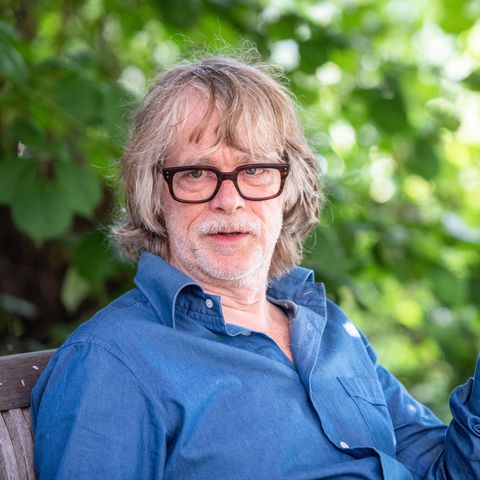 Helge Schneider, Musiker und Entertainer, in einem Gespräch