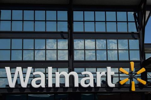 Ein Walmart-Logo vor einer Filiale in Washington, D.C.