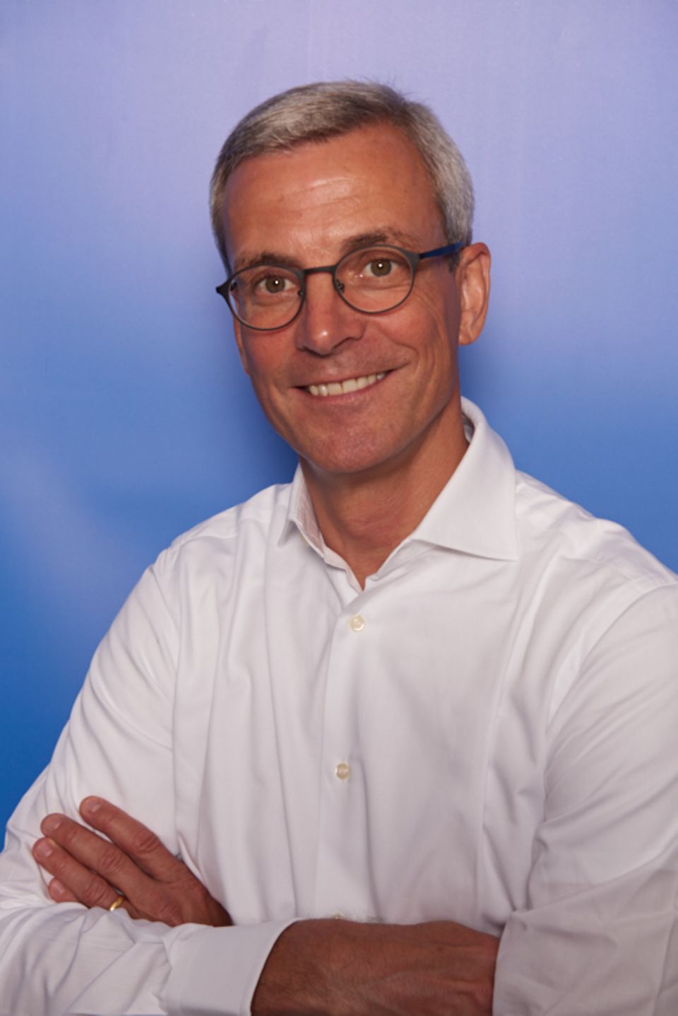 Automarkt: Dr. Andreas Schlosser ist Partner bei der Strategieberatung Arthur D. Little. Er ist Automobilexperte, insbesondere für Elektromobilität. Ein Augenmerk seiner Arbeit liegt auf den Entwicklungen im chinesischen Markt und den Ambitionen der fernöstlichen Wettbewerber Dr. Andreas Schlosser ist Partner bei der Strategieberatung Arthur D. Little. Er ist Automobilexperte, insbesondere für Elektromobilität. Ein Augenmerk seiner Arbeit liegt auf den Entwicklungen im chinesischen Markt und den Ambitionen der fernöstlichen Wettbewerber